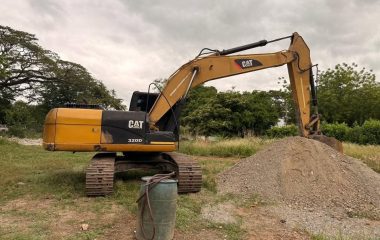 Excavadora Caterpillar 320D 2015 horas aprox. 8000