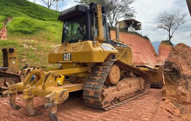 Bulldozer CAT D6N año 2009 horas 15000 ubicacion Colombia