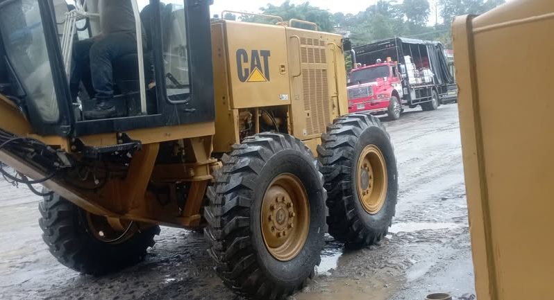 
								Motoniveladora Caterpillar 120K año 2009 completo									