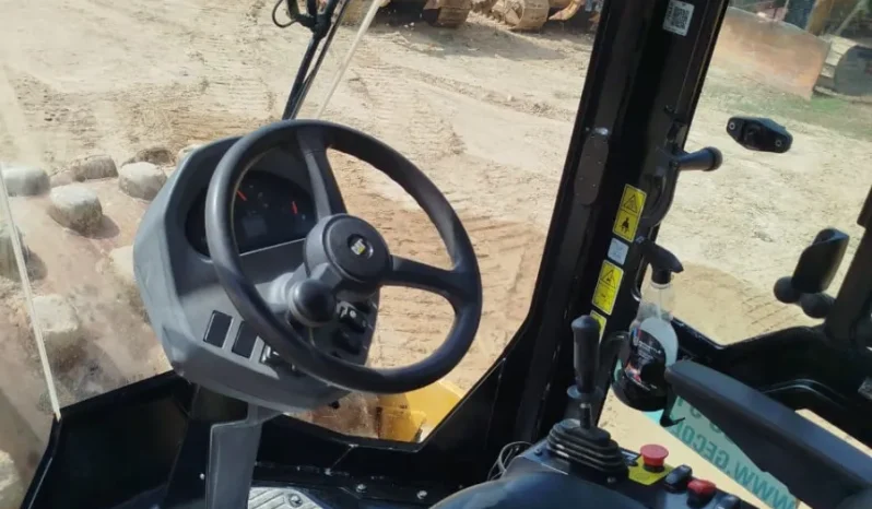 
								Vibrocompactador  Caterpillar CS12 GC año 2022 horas 3137 completo									