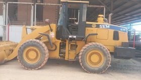 Cargador SEM 835 año 2013 en perfecto estado capacidad 2.5 m3