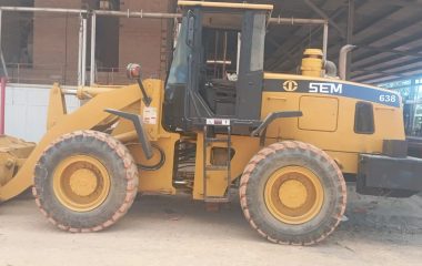 Cargador SEM 835 año 2013 en perfecto estado capacidad 2.5 m3