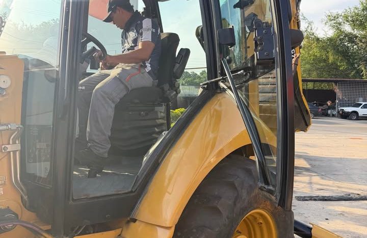 
								Retroexcavadora Caterpillar 420F año 2016 horas 1500 ubicacion Colombia completo									