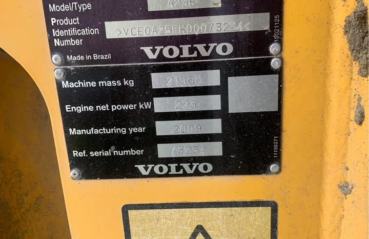 
								Dumper Volqueta fuera de carretera Dumper Volvo A 25 Horas 26000 completo									