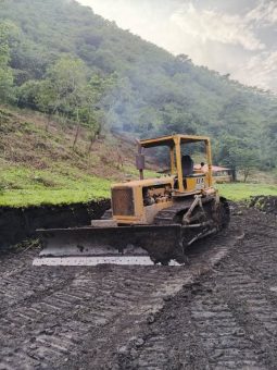 
										Bulldozer D4C-40A 1979 Mecanico esta trabajando completo									