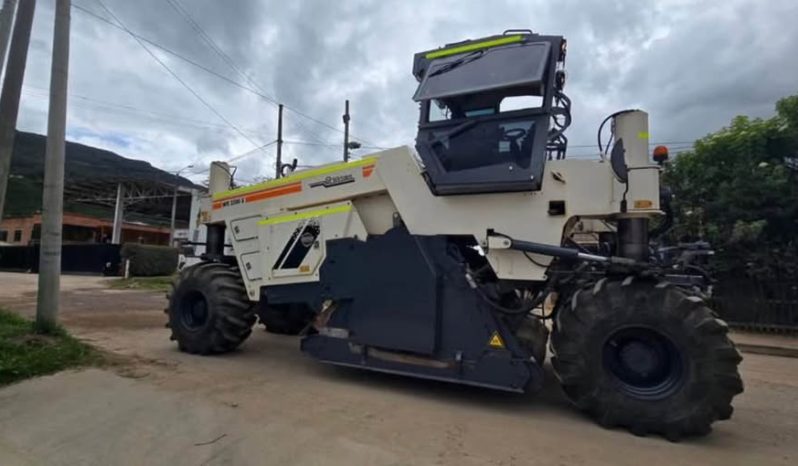 
								RECICLADORA WIRTGEN WR2500 S-FB completo									