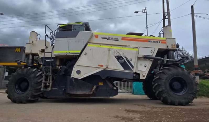 
								RECICLADORA WIRTGEN WR2500 S-FB completo									