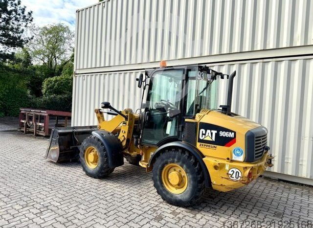 
								Cargador Caterpillar 906 M año 2019 horas 2570. Incluye cucharón y horquillas * Acoplamiento rápido hidráulico, ubicacion Europa completo									
