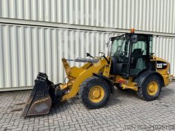
										Cargador Caterpillar 906 M año 2019 horas 2570. Incluye cucharón y horquillas * Acoplamiento rápido hidráulico, ubicacion Europa completo									