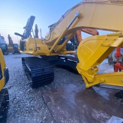 EXCAVADORA KOMATSU PC 210LC-8M año 2022 horas 3600 ubicacion Colombia