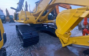EXCAVADORA KOMATSU PC 210LC-8M año 2022 horas 3600 ubicacion Colombia