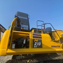 
										EXCAVADORA KOMATSU PC 210LC-8M año 2022 horas 3600 ubicacion Colombia completo									
