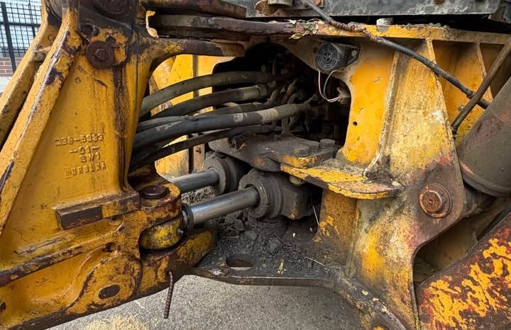 
								Retroexcavadora Caterpillar 420D año 2006 completo									
