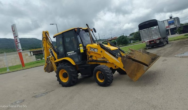 
								Retroexcavadora JCB 3CX 2021 ubicacion Casanare. Certificada por Onac horas 4600 completo									