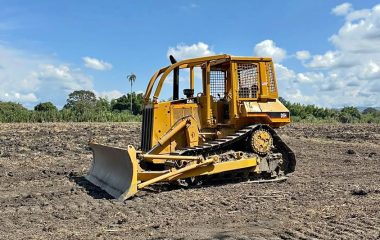 Bulldozer Caterpillar D5H año 1987,