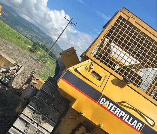 
								Bulldozer Caterpillar D5H año 1987, completo									