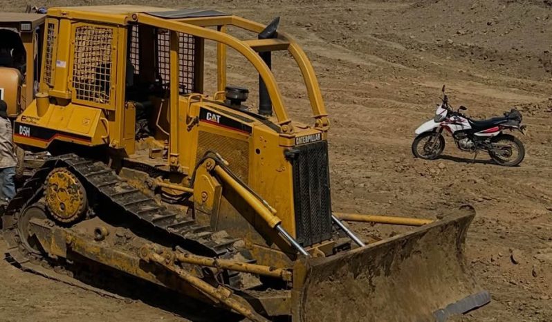 
								Bulldozer Caterpillar D5H año 1987, completo									
