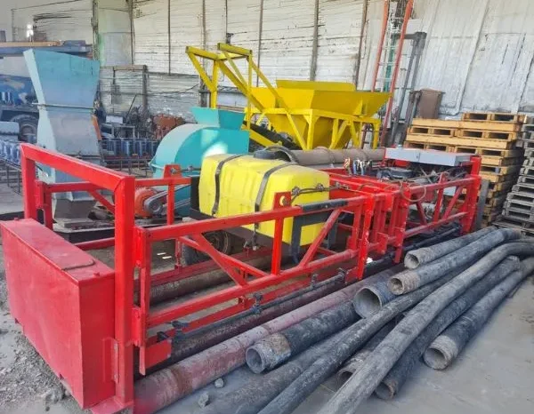 
								Pavimentadora para concreto diseñado para esparcir y compactar concreto fresco, especialmente $25.000.000 completo									