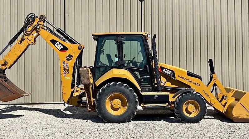 
								Retroexcavadora Caterpillar 420F2 2015 horas 1942 completo									