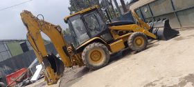 Retroexcavadora Caterpillar 420D año 2004 horas 10000