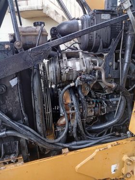 Retrocargador Caterpillar 420E año 2007 horas 11800