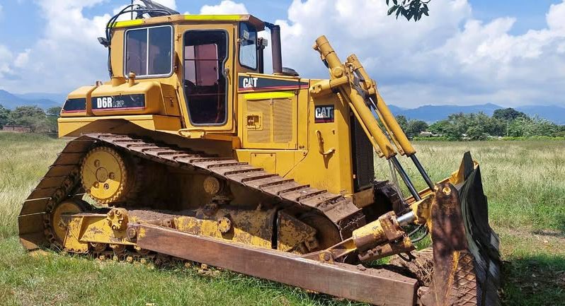 
								Bulldozer Caterpillar D6R año 2001 aire ubicacion Colombia completo									