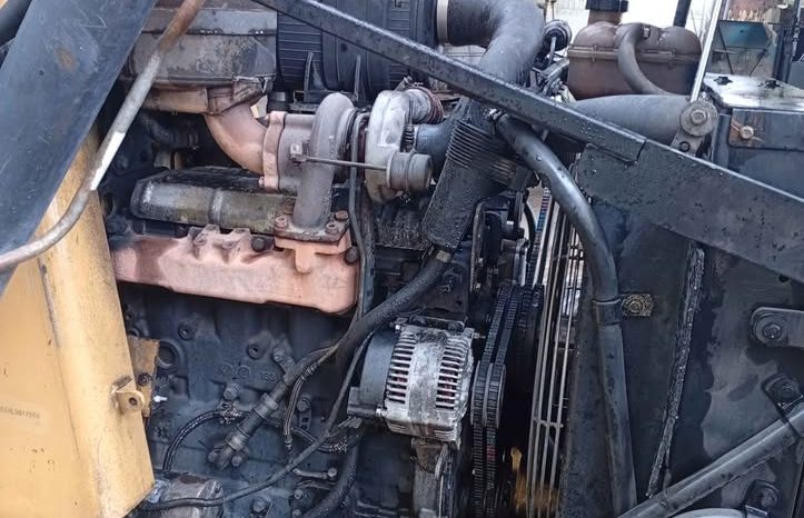 
								Retrocargador Caterpillar 420E año 2007 horas 11800 completo									