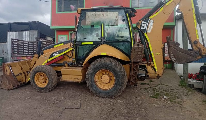 
								Retrocargador Caterpillar 420E año 2007 horas 11800 completo									