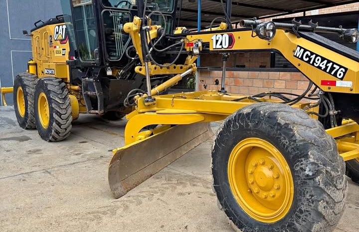 
								Motoniveladora Caterpillar 120 año 2020 completo									