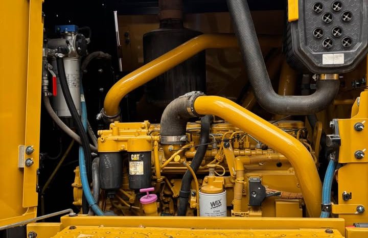
								Motoniveladora Caterpillar 120 año 2020 completo									