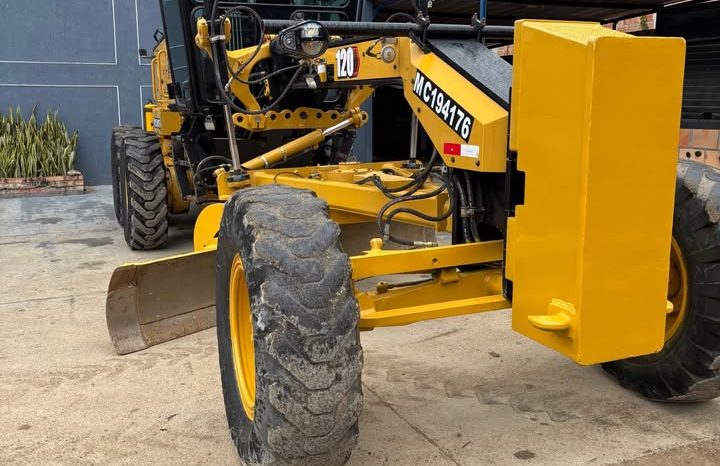 
								Motoniveladora Caterpillar 120 año 2020 completo									