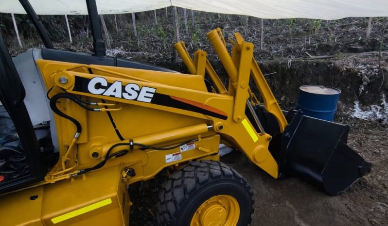 
								Retroexcavadora Case 580M turbo 4X4 año 2006  horas 7500 completo									