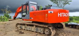 
										Excavadora Hitachi EX200-1 año 1992 completo									