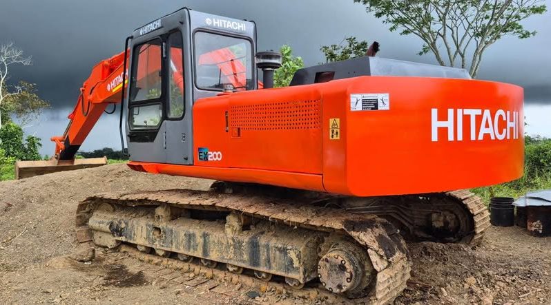 
								Excavadora Hitachi EX200-1 año 1992 completo									