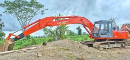 
										Excavadora Hitachi EX200-1 año 1992 completo									
