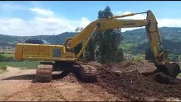 Excavadora Komatsu PC300-6 año 2001 Ubicacion Boyaca