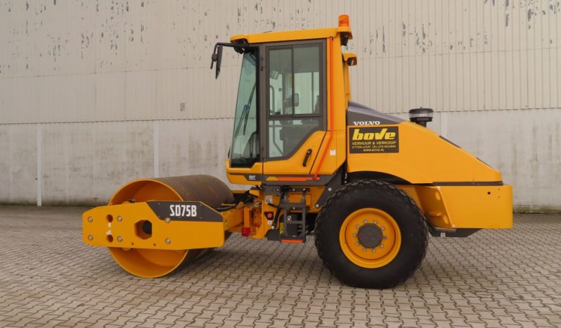 
								VIBROCOMPACTADOR VOLVO SD75B AÑO 2023 HORAS 264. completo									