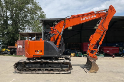 
										Exc. Hitachi ZX135/US-3 año 2010 Horas:9.408 Orugas metálicas con almohadillas de goma completo									