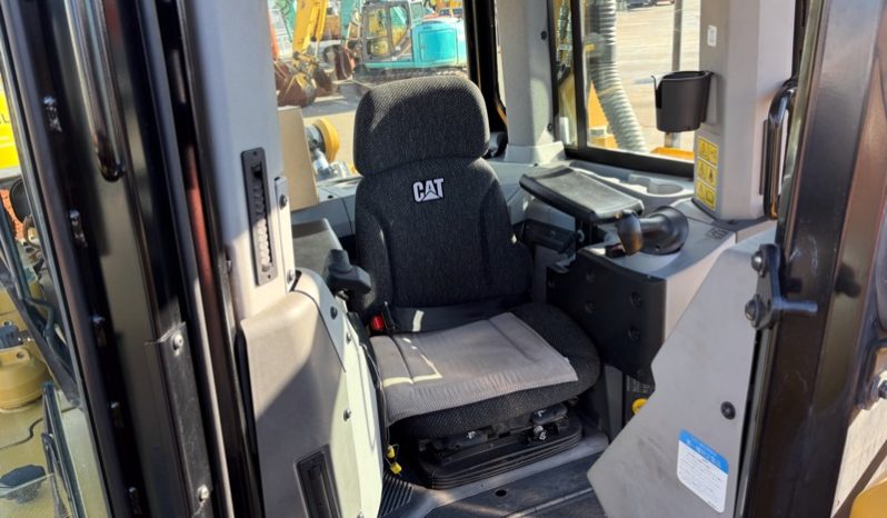 
								Bulldozer Caterpillar D8T año 2023 Horas 893 serie AW800.. completo									
