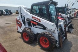 Minicargador Bobcat S590 año 2025 horas 1495