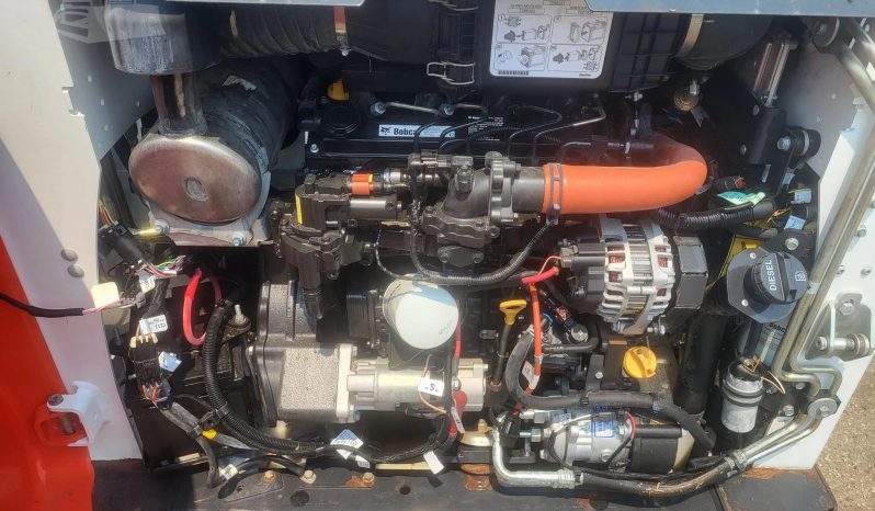 
								Minicargador Bobcat S590 año 2025 horas 1495 completo									