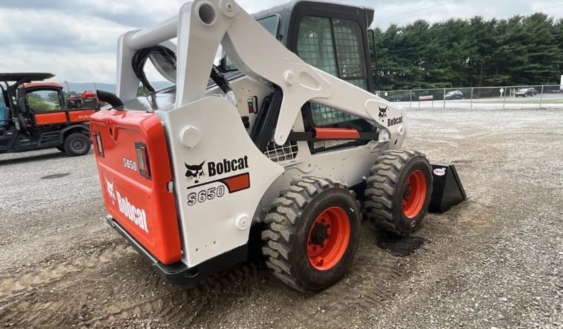 
								Minicargador Bobcat S650 año 2018 USD$17000 EXW horas 6366 completo									