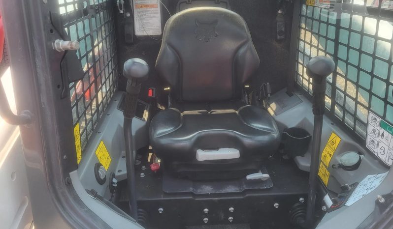 
								Minicargador Bobcat S590 año 2025 horas 1495 completo									