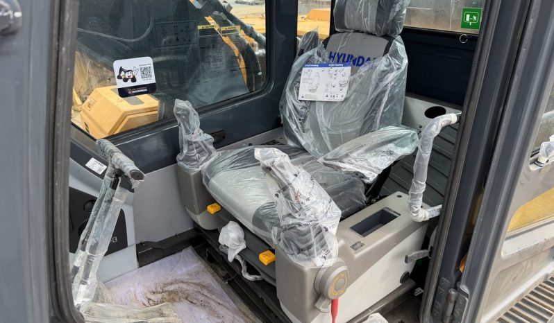 
								Excavadora Hyundai R215L año 2026 Nueva completo									