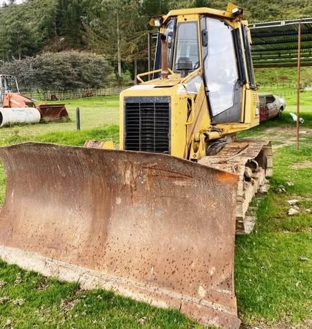 
								Bulldozer Cat D5G 2005 completo									
