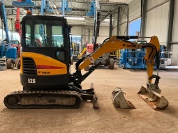 
										Miniexcavadora Bobcat E26 año 2016 horas 3051 completo									