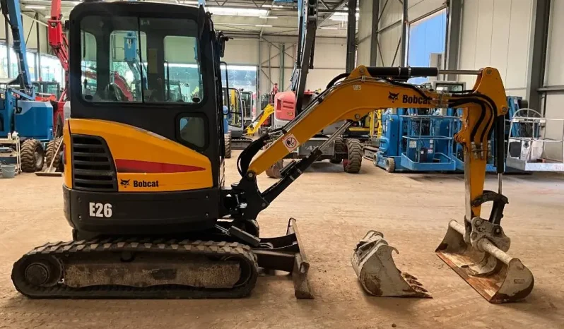 
								Miniexcavadora Bobcat E26 año 2016 horas 3051 completo									