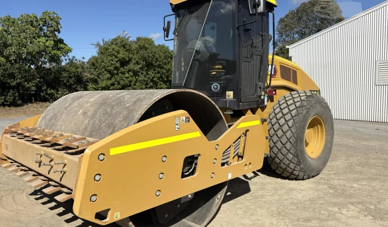 
								Vibrocompactador Caterpillar CS12GC año 2021 Horas 923 completo									