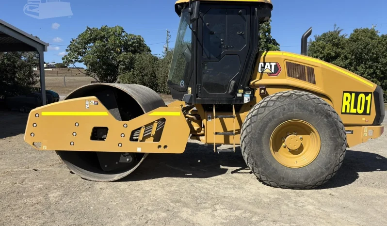 
								Vibrocompactador Caterpillar CS12GC año 2021 Horas 923 completo									