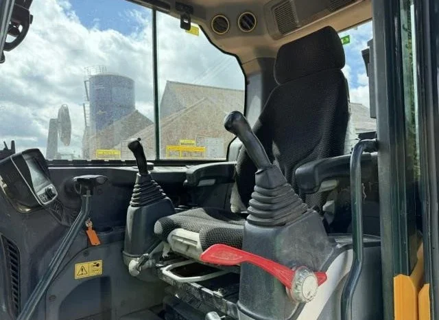 
								Excavadora Hyundai HX85A año 2021 horas 3900 completo									